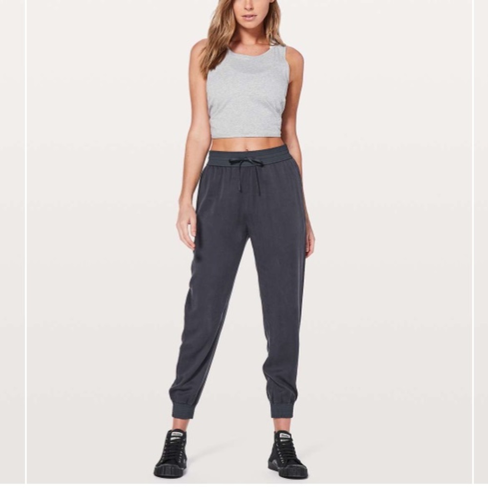 Lululemon ease of mind jogger